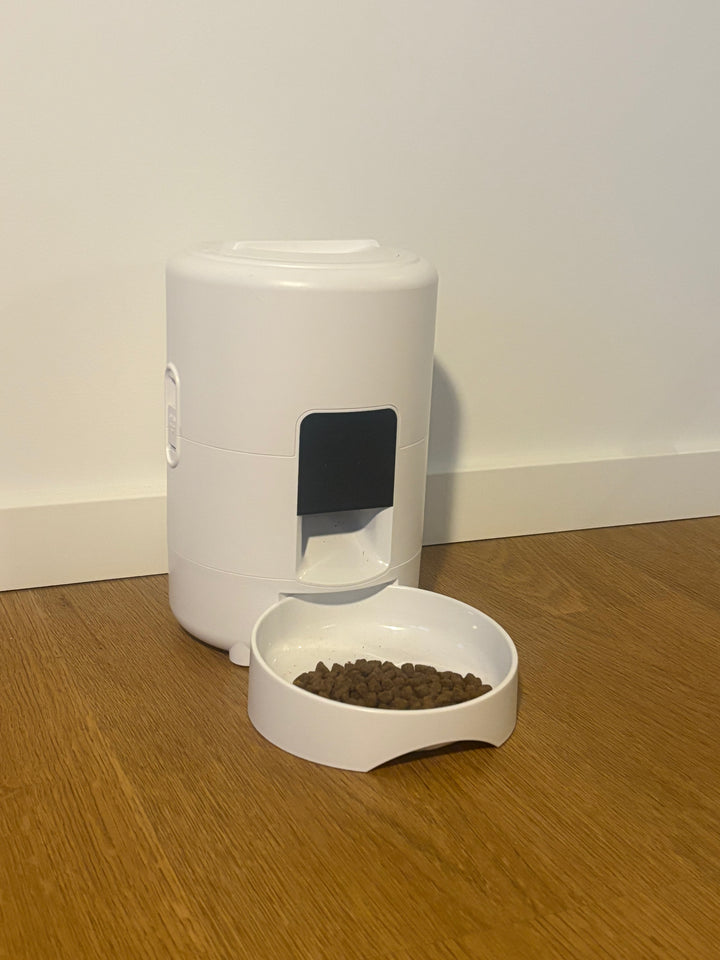 Smart automatisk foderautomat – til hund og kat med WiFi og kamera